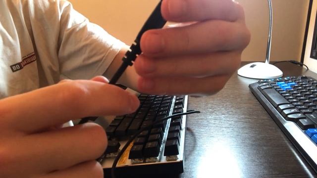 Новая распаковка и обзор механической клавиатуры  Metoo Zara, светящая клавиатура ⌨️ , чёрные свечи