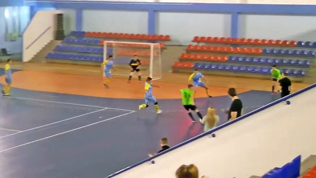 Универсал-2 3 : 3 КомИнтер.14 февраля 2016, воскресенье. 11 Тур смотреть онлайн