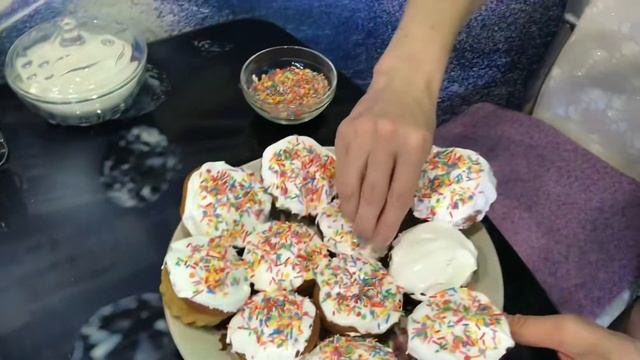 ВЛОГ/ПАСХА/ПЕКУ КУЛЕЧИ/КРАШУ ЯЙЦА смотреть онлайн