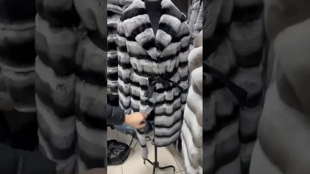 Шуба из меха Бобрика под шиншилу. смотреть онлайн