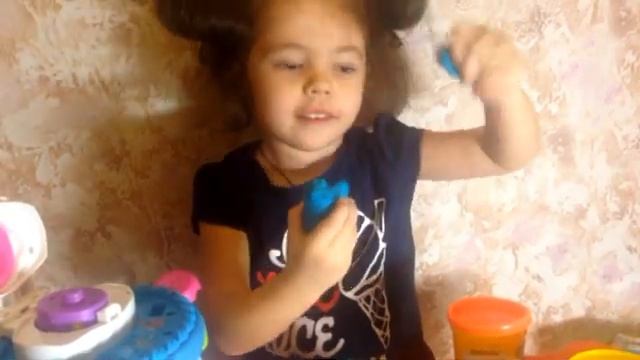 День Рождения Baby Born! Лепим праздничный торт из пластилина Play Doh! смотреть онлайн