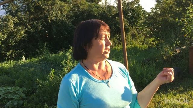 Жизнь в деревне.Поливаем огород. смотреть онлайн