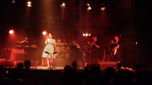 Caro Emerald -  Paris   (dutch Tour Carré 2014)
