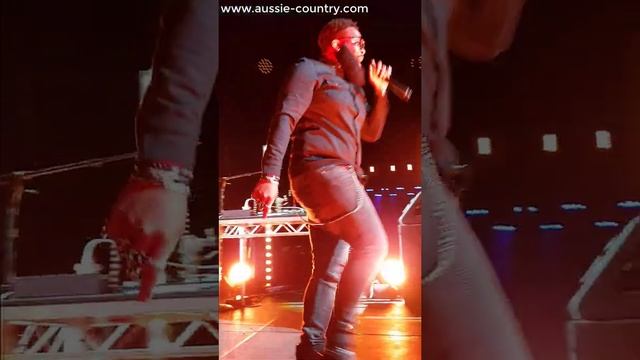 Blanco Brown doing The Git Up challenge live смотреть онлайн