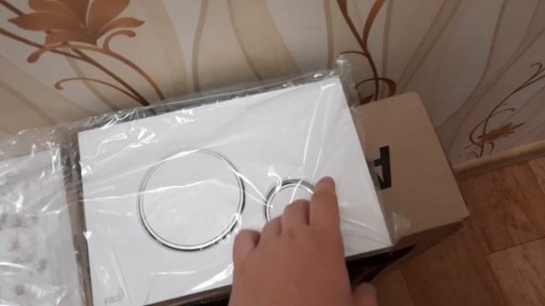 Распаковка — Кнопка для инсталляции Alcaplast M770