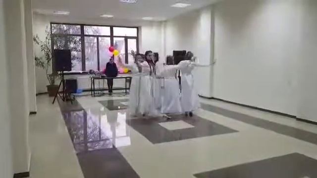"Кабардинский девичий танец". Танцевальный коллектив "Вдохновение" (старший состав). смотреть онлайн
