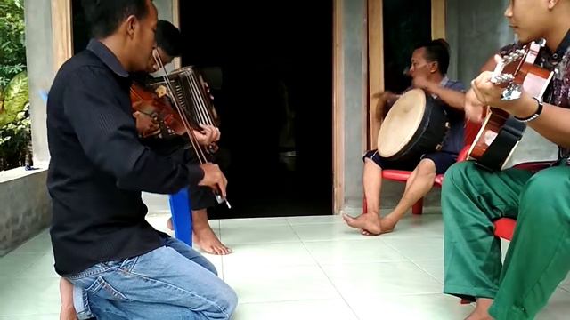 Pantun Budi cover смотреть онлайн