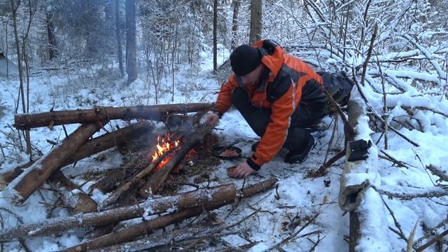 Одиночный поход с ночевкой в снежную грозу. В чем прикол одиночных походов? Весельчаки в походе. смотреть онлайн