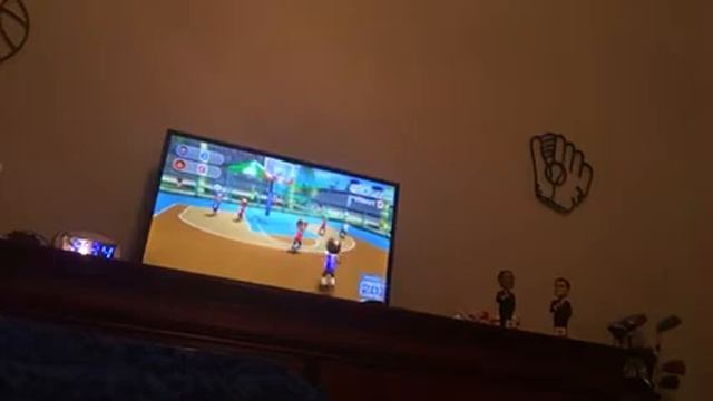 Wii sports resort-3 point contest and basketball pickup game смотреть онлайн