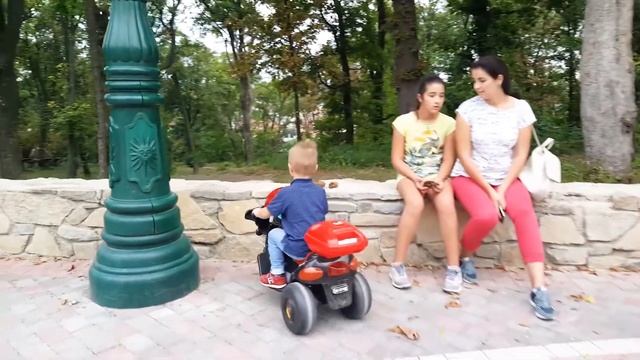 VLOG КАТАЕМСЯ НА БАЙКЕ #ДЕТСКИЙ КАНАЛ смотреть онлайн