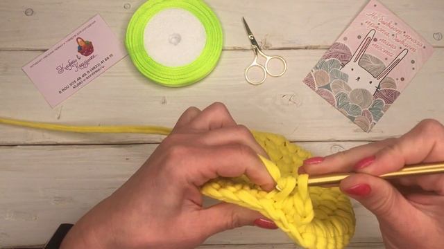 Корзинка для кулича и яиц. Вязание из трикотажной пряжи Silena. Вяжем декор для праздничного стола. смотреть онлайн