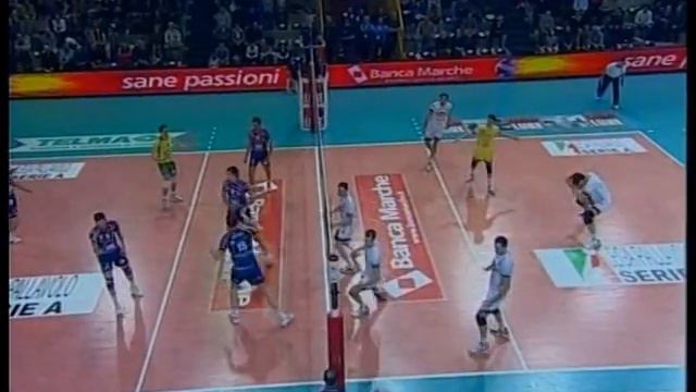 Lube Banca Marche vs.Yoga Forlì смотреть онлайн