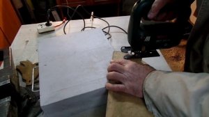 Выпиливаем электролобзиком птичку из фанеры своими руками