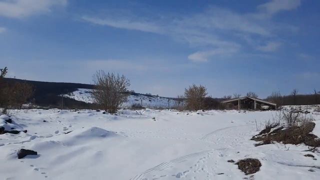 добываю металл  любым способом .