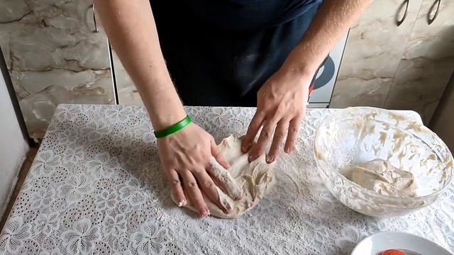 Пицца в домашних условиях. Которую мы запороли смотреть онлайн