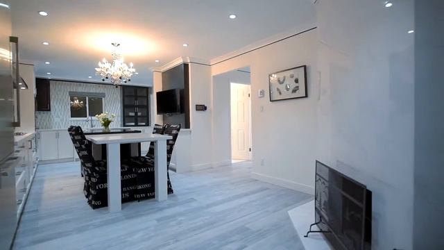 5530 Greenleaf Road, West Vancouver - Beautifully Renovated 3 Level Home! смотреть онлайн