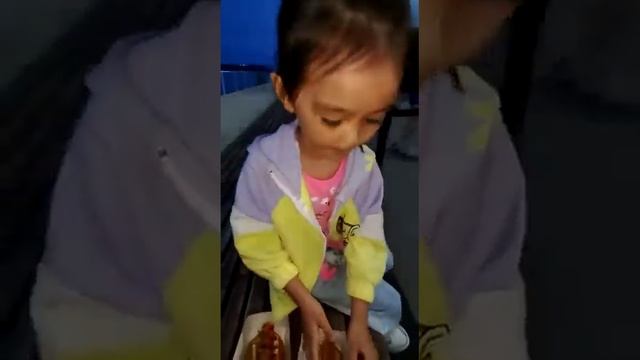 Чем кормить ребенка на прогулке ?  #блогер #еда #парк #калуга