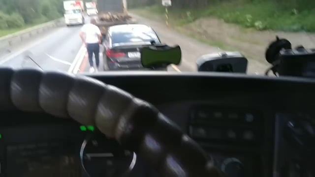 #221Дальнобой по России.20 тонн груза.По Уральским горам.Расход топлива 26л.Реально или пи...???? смотреть онлайн