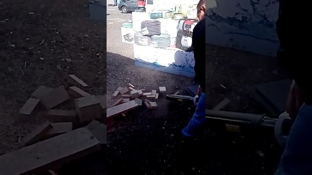 Бесщеточная аккумуляторная воздуходувка ИНТЕРСКОЛ ВА-250/36В с вентильным двигателем смотреть онлайн