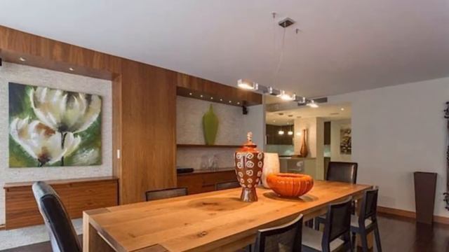 Renaissance Court Condos смотреть онлайн