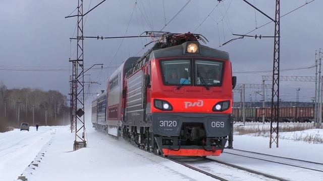 ЭП20-069 с опытным поездом Тверь — Иркутск смотреть онлайн
