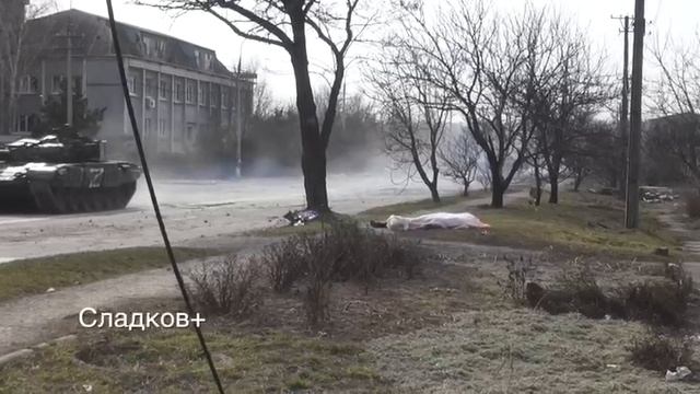 МАРИУПОЛЬ, ШТУРМ ПРИ ПОМОЩИ ТАНКОВ И БРОНЕТЕХНИКИ.M4V смотреть онлайн