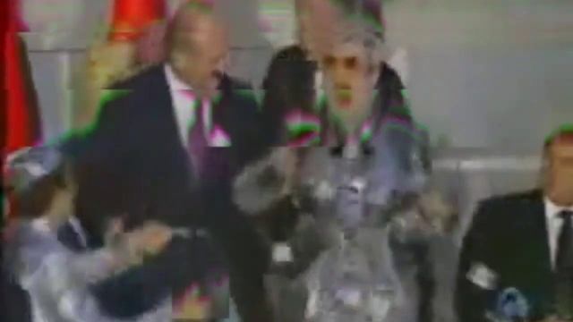 ЛУКАШЕНКО ПЛЯШЕТ ПОД СУПЕР ХИТ смотреть онлайн