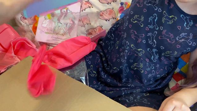 Распаковка и обзор канцелярии в школу💫 смотреть онлайн