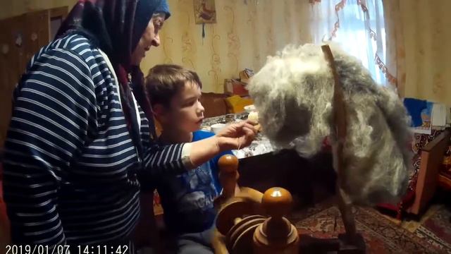 Как я попробовал прясть на прялке 2019_01_07