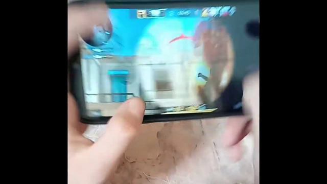 Как я играю на телефоне в 4 пальца,МОЙ ДЕВАЙС Samsung A01, чекните описани пж