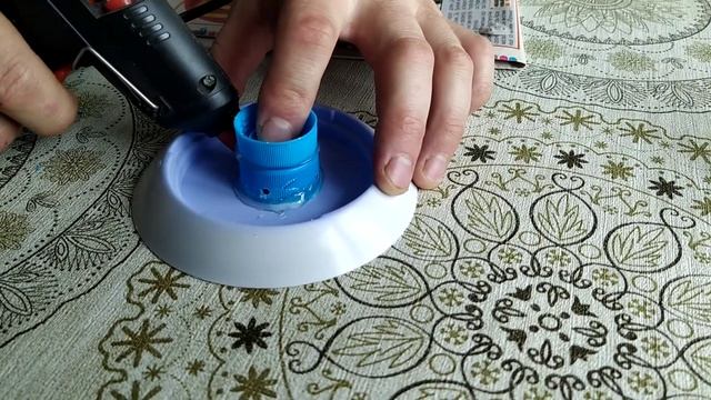 Поилка для суточных цыплят своими руками из подручных материалов смотреть онлайн