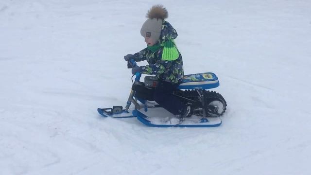 Детский гусеничный снегокат