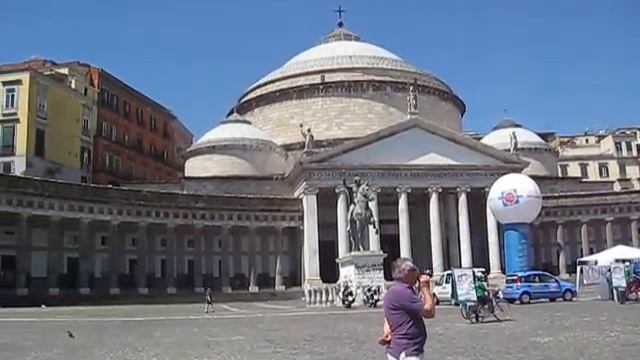 Piazza del Plebiscito, Naples Italy смотреть онлайн