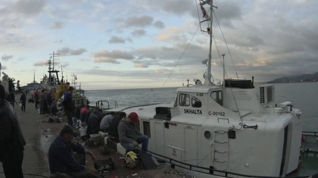 Батуми.Грузия.КАК МЫ ЛОВИМ КЕФАЛЬ.Морская рыбалка. смотреть онлайн