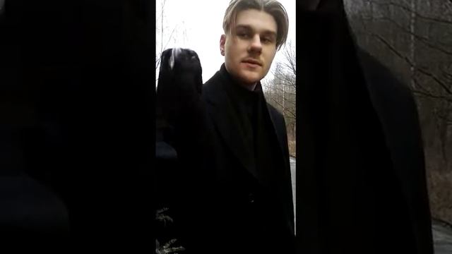 Ворон участвует в съемках клипа /kinozoopark.ru смотреть онлайн