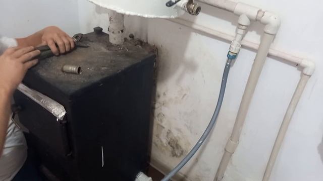 Демонтаж  дровяного котла и  парового отопления/Трудяжкины будни/@wetrudyazhki