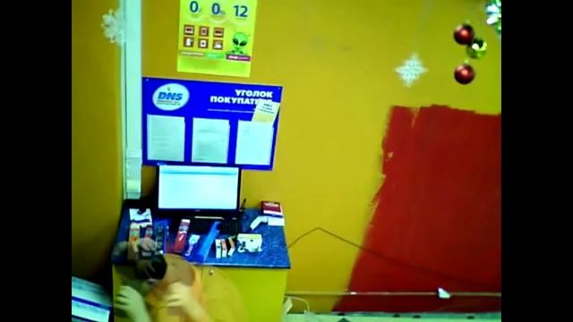 Падение витрины с телефонами в ДНС / Fall showcases a phone in the store смотреть онлайн