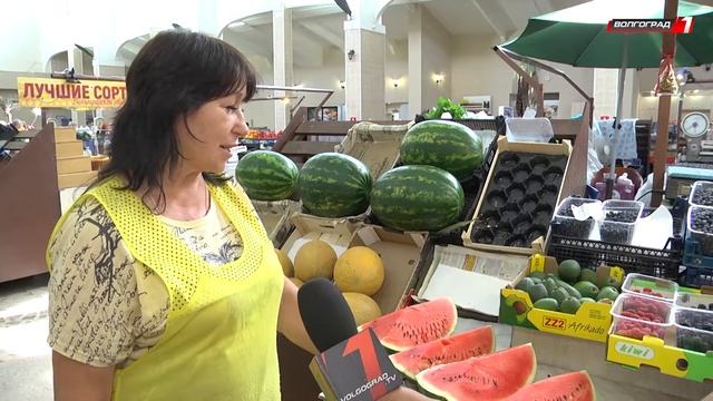 ВОЛГОГРАДЦЫ ВЫЯСНЯЮТ, КАК ВЫБРАТЬ САМЫЙ ВКУСНЫЙ И ПОЛЕЗНЫЙ АРБУЗ смотреть онлайн