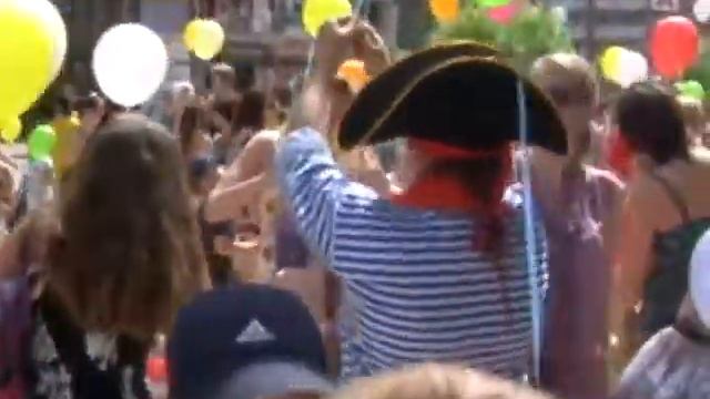 Развлечения для детей возле студии "Перфоманс" Тюмень смотреть онлайн