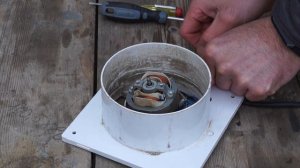 Техническое обслуживание электрической вытяжной вентиляции в ванной своими руками.