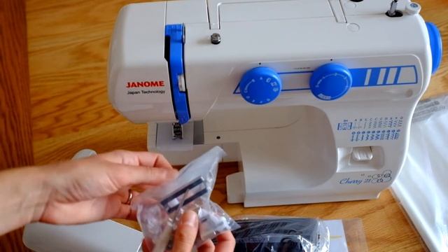 Unboxing / Déballage de la JANOME Cherry21 смотреть онлайн