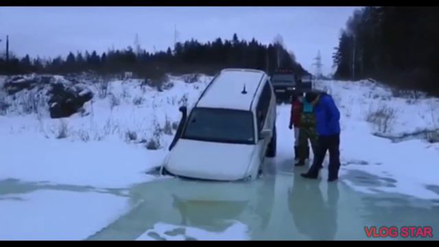 Двигаться по льду нужно быстро, а тем кто привык медлить - смотрите, что будет! смотреть онлайн