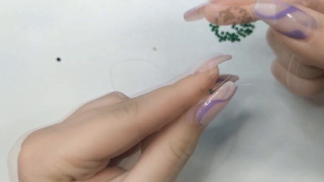 Как сделать колечко из бисера Лягушку // Простое плетение пошагово смотреть онлайн