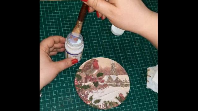 Мастер-класс по технике «Декупаж на заготовках из фанеры и спилах деревьев» на тему «Зимние мотивы» смотреть онлайн