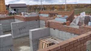 Дом из клинкерного кирпича. Строительство дома из клинкерного кирпича с цокольным этажом