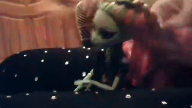 Плетение косичек кукле смотреть онлайн