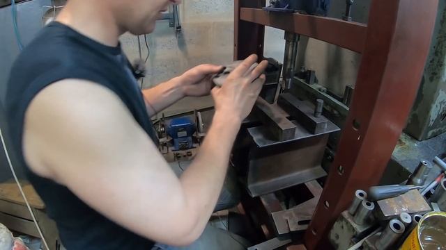 ИЖак отстой, а Ява сила, если только с магазина! не всё так просто с коленвалом смотреть онлайн