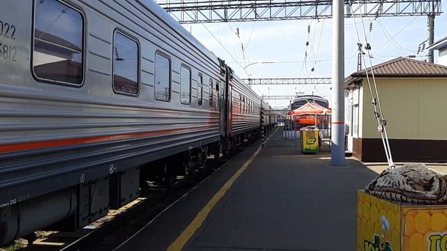 Отправляется поезд 533/534 Москва-Адлер смотреть онлайн