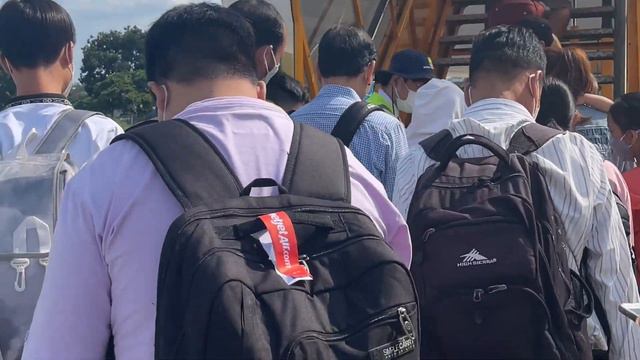 2022 WORLD'S CHEAPEST FLIGHT? VIETJET AIR | Saigon to Danang Vietnam смотреть онлайн