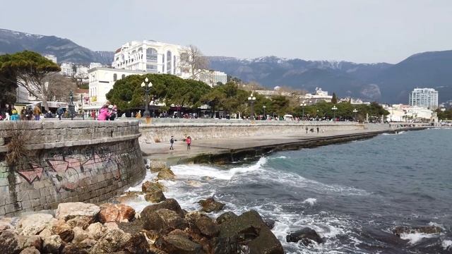 DJI Osmo Pocket. 4К 60fps. 9 марта 2019г. Ялта, Республика Крым. смотреть онлайн